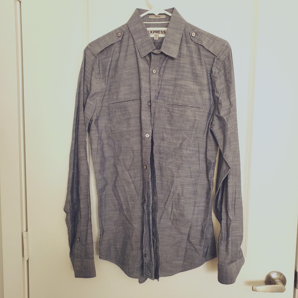 EXPRESS MEN DRESS SHIRT SIZE MEDIUM